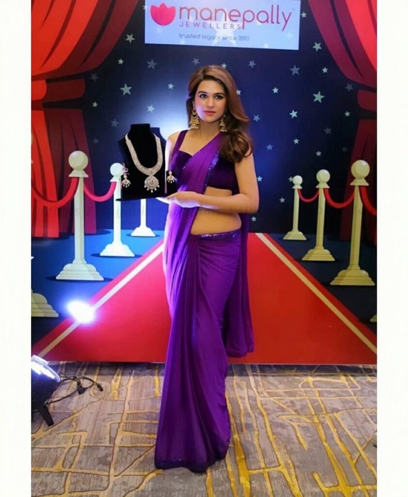 Shraddha Das Purple Saree Stills At Digital Influencer Awards 2020 