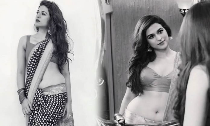 Top 10 Shraddha Das Hot Navel Show Photos